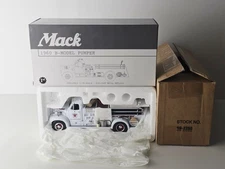 First Gear - 1960 B Model Pumper Texaco Fire Chief - 1:34 Diecast #19-2250