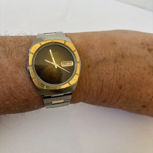 All Original Vintage Seiko 7006-7219 Harvest Moon Gold Dial 17J Auto orig band