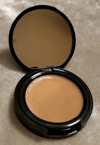 EVE PEARL Salmon Concealer & Treatment Color Medium 0.115 oz / 3.2 g NEW - Picture 4 of 9