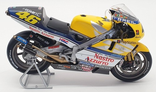 Minichamps 1/12 Scale Motorcycle 122 006146 - Honda NSR 500 Nastro Azzuro 2000 - Picture 3 of 5