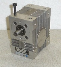 TEA Getriebe i = 23,5 Wellen 15 und 20 mm kubische Bauform 120 x 85 x 135 mm