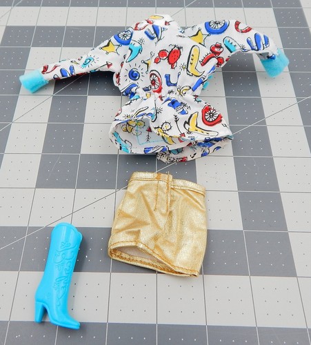 Mattel Barbie Western Stampin' Fashions 10341 Outfit Turquoise Gold 1993 - Picture 2 of 5