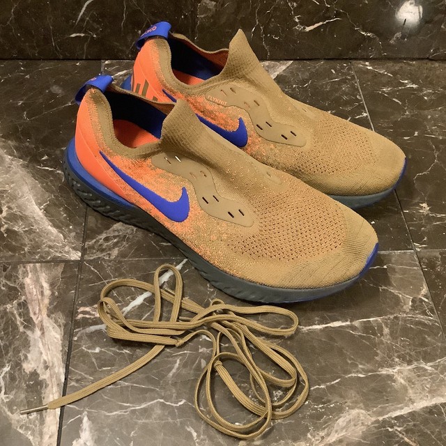 nike women's epic react flyknit running shoes - cream/white/yellow