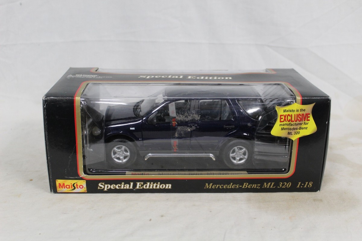 Maisto Mercedes-Benz ML 320 (1997) Dark Blue With Grey Interior (E