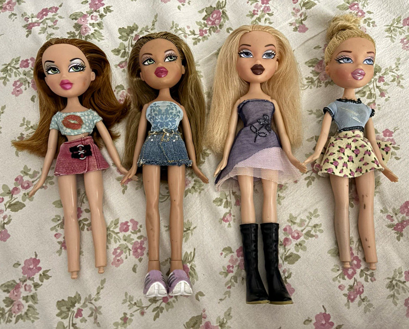 Bratz Fashion Dolls Lot of 4 10in Articulated Girl Dolls 2000-2009