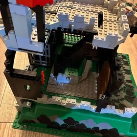 LEGO System Fire Breathing Fortress 6082 In 1993 Used Retired As Is
