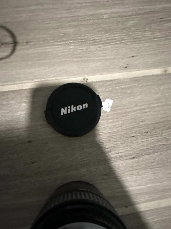 Lente zoom macro Nikon AF NIKKOR 28-85 mm f/3,5-4,5 - con filtro Nikon L1Bc 62 mm Foto 4 de 4