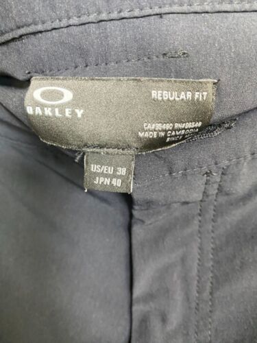 Oakley Herren Schwarz Golfshorts Größe 38 Chino Performance Neutral Outdoor 10" - Bild 3 von 16