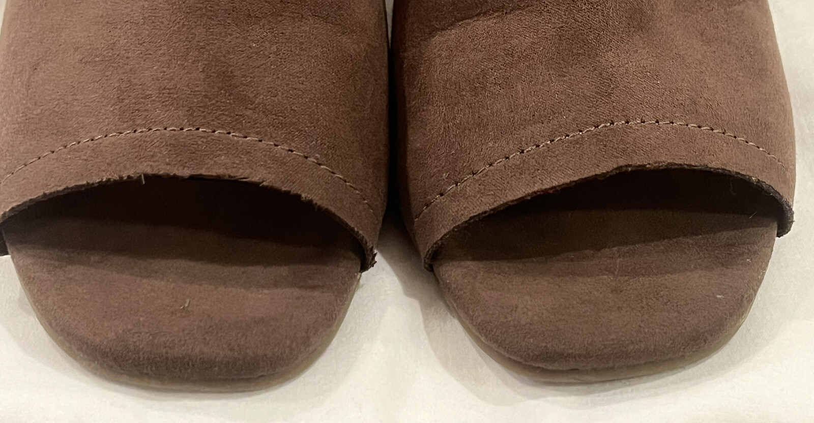 Universal Thread Women’s brown suede block heel o… - image 2