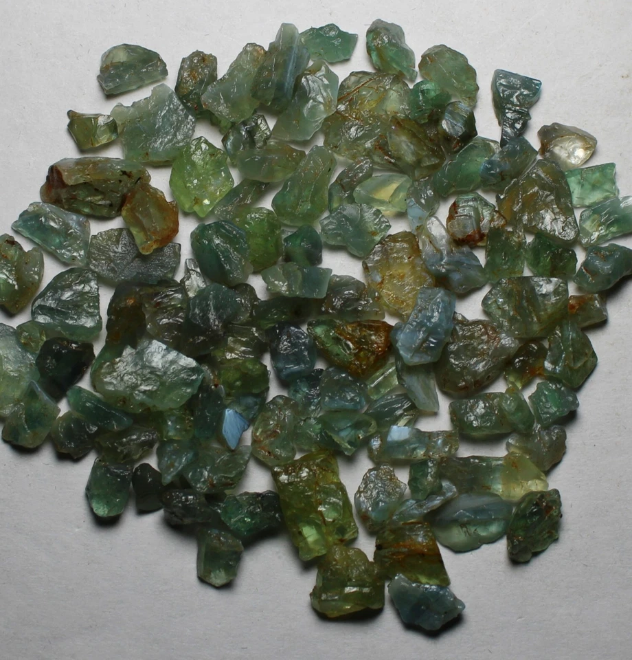 Crisoberilo Ojo de Gato Áspero, Buen Brillo Color Crisoberilo Cristal Crudo 105 Cts Foto 3 de 3