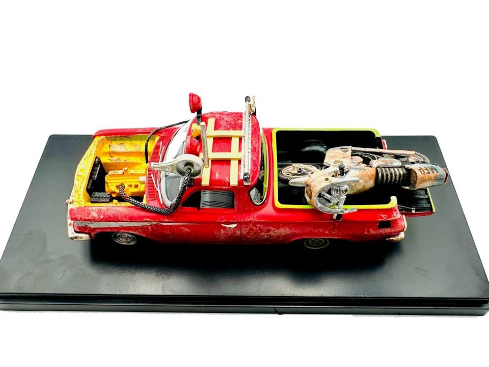 ACE 1/43 MAD MAX HOLDEN EJ UTE with GOOSES KAWASAKI MOTORBIKE MOVIE NEW RESIN - Image 3 of 4