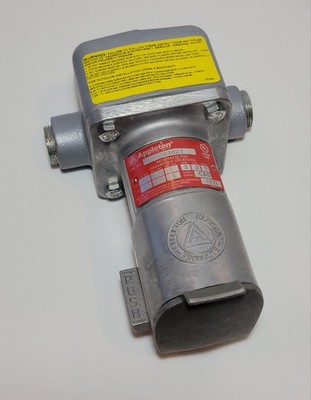 APPLETON CES3023 Receptacle For Hazardous Locations W/ Flip Cover - 3 Pole 30A