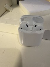 Apple AirPods Wireless Earbuds Bluetooth with Charging Case White Built-in Mic