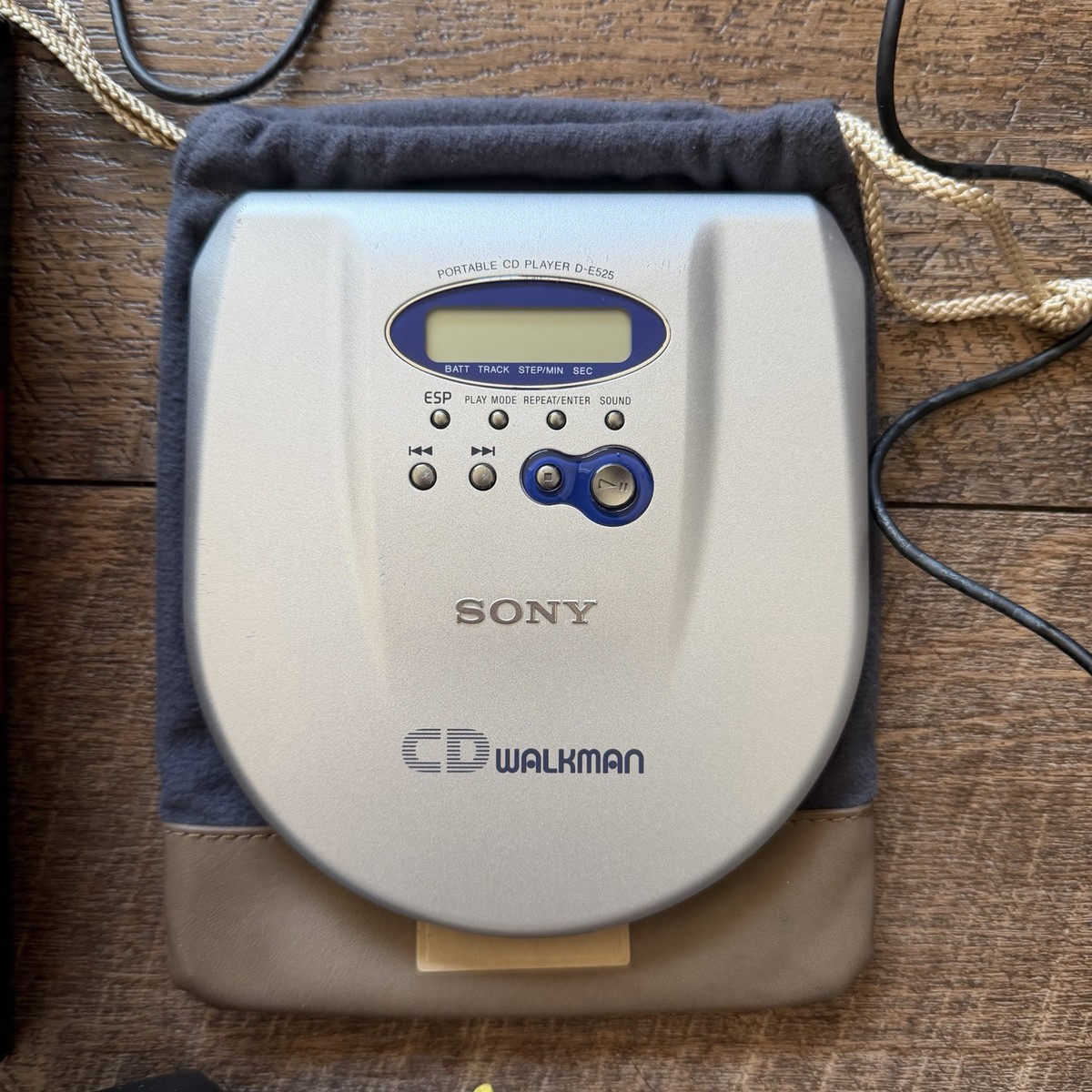 Vintage Rare Japan Sony D-E525 Walkman CD Player Used With Box +