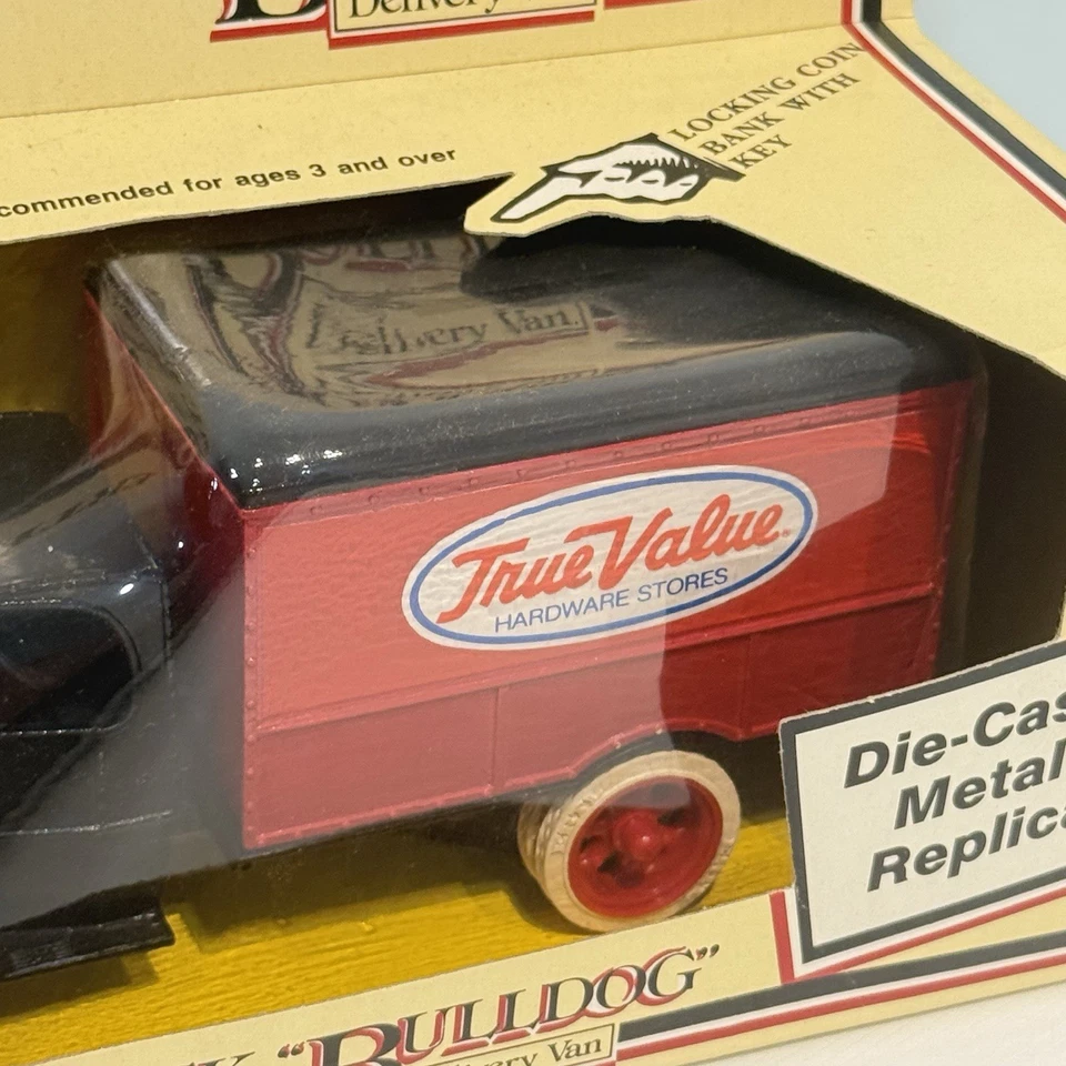 Ertl True Value 1926 Mack Bulldog Delivery Van #1362 Bank Nuevo de Lote Antiguo Die-Cast Foto 3 de 4