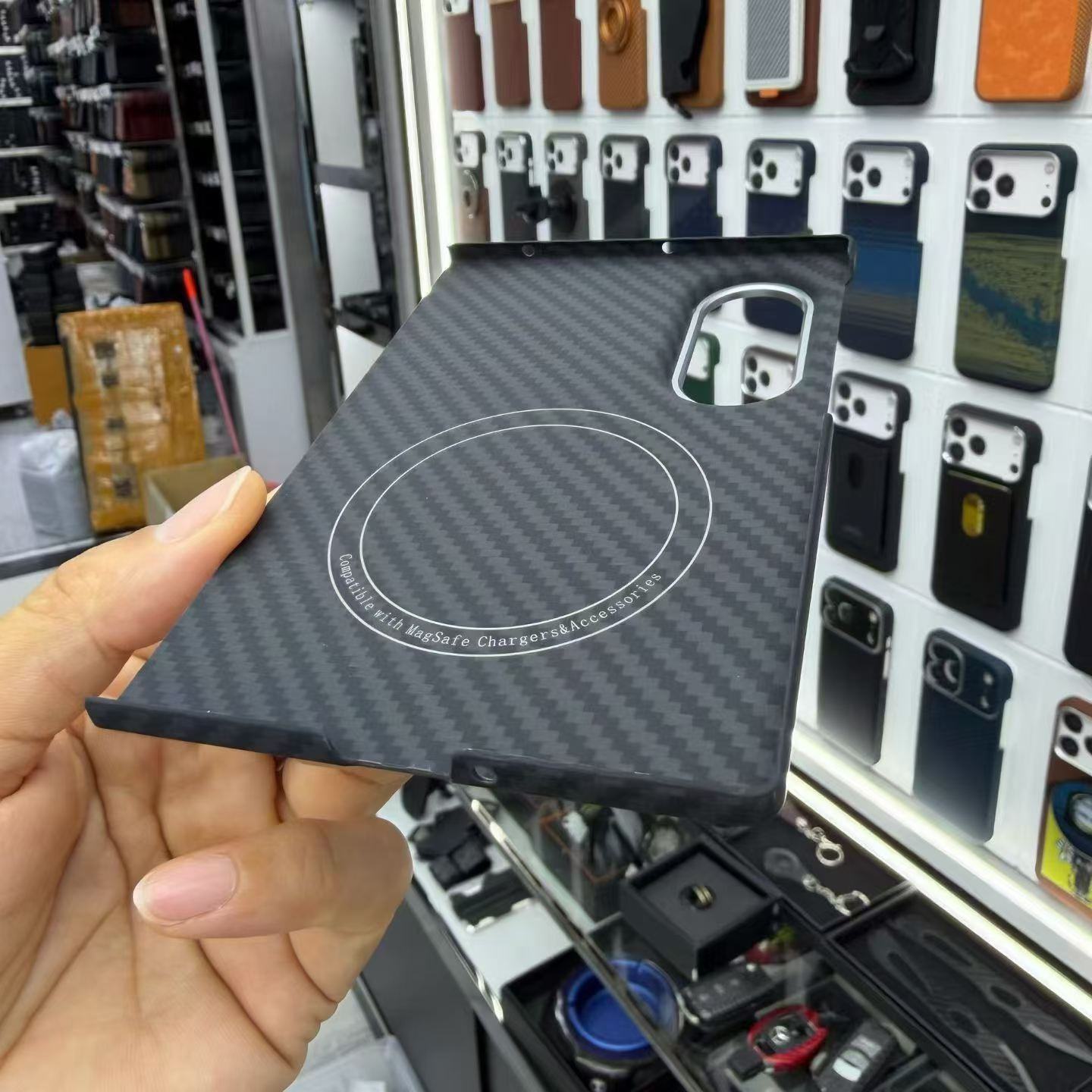 Custodia Magsafe in fibra di carbonio per Galaxy Z Fold8 foto 6