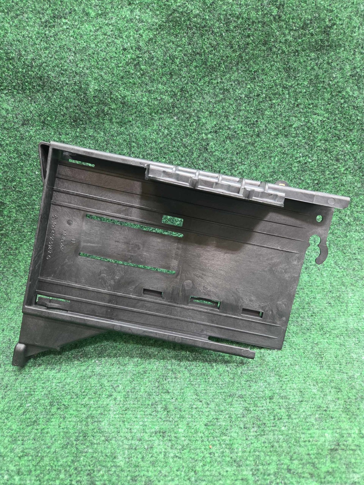 2015-2020 Mercedes Benz Gla 250 Dash Control Unit Bracket Holder Oem A2465452540