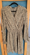 Pretty Garden Animal Print Beige Dress M VNeck Long Sleeve Ltweight Smock Waist