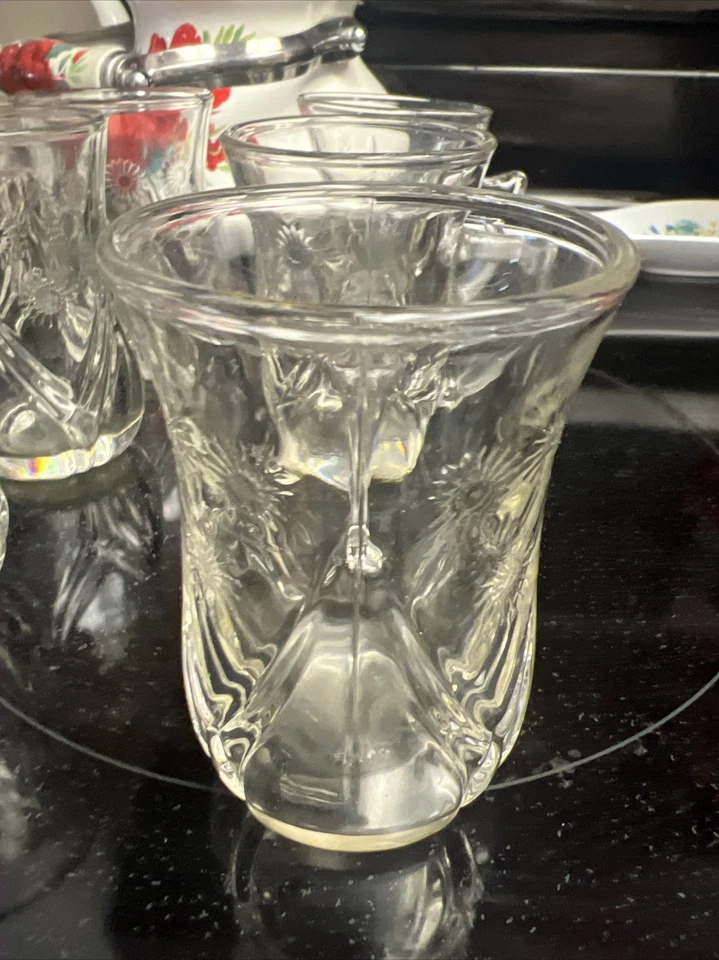 Juego de 6 tazas de té turcas clásicas de corte floral con mango, 5,5 oz Foto 2 de 4