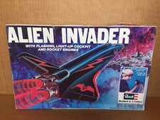 VINTAGE 1979 REVELL MODEL KIT ALIEN INVADER SPACE SHUTTLE SPACESHIP COMPLETE
