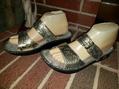 women's slip resistant sandals