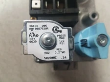WHITE RODGERS 36E97 205 24V 3.4"WC 1/2" X 1/2" GAS VALVE
