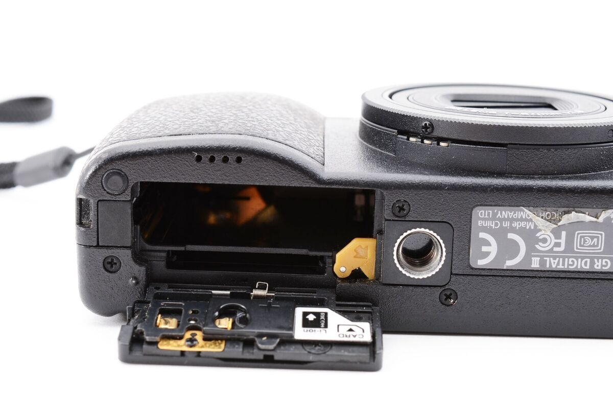 Ricoh GR Digital III 3 10.0MP Black Compact Digital Camera Ricoh GR Digital III 3 10.0MP Black Compact Digital Camera