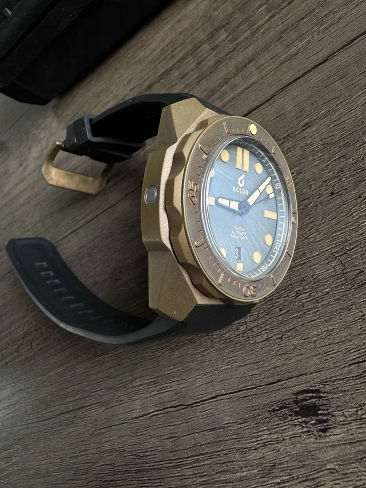 Boldr Odyssey esfera gris bronce Foto 2 de 4