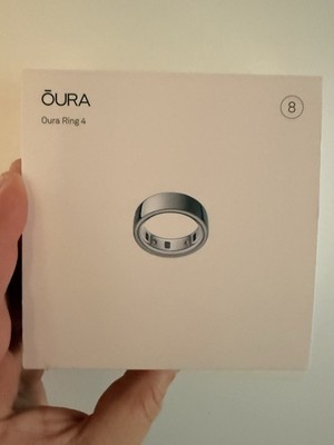 Oura Ring 4, Größe 8, Silber, Smart Ring