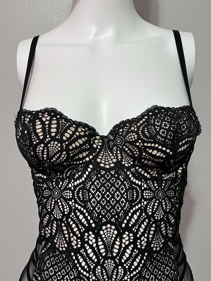 Bodysuit tanga de renda preta Victoria's Secret Dream Angels tamanho 32B (XS/S) - Imagem 3 de 4
