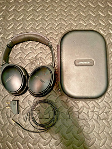 BOSE  QuietComfort 35  Noise Cancelling Headphone