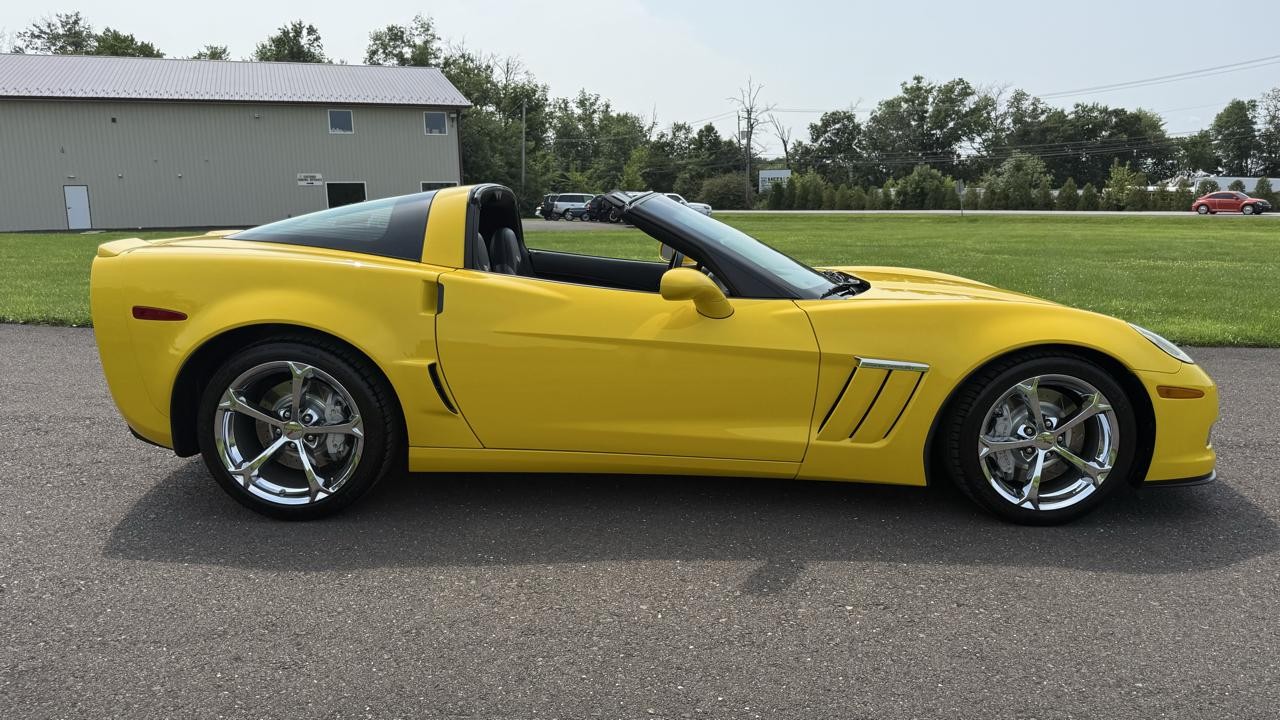 2010 Yellow Chevrolet Corvette   | C6 Corvette Photo 5