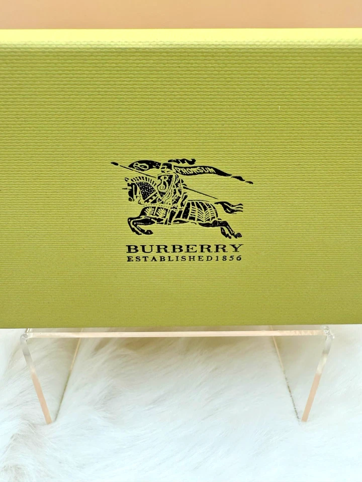 Gafas de sol Burberry color tostado - patrón clásico a cuadros Nova - lentes grises degradados nuevas con etiquetas Foto 4 de 4