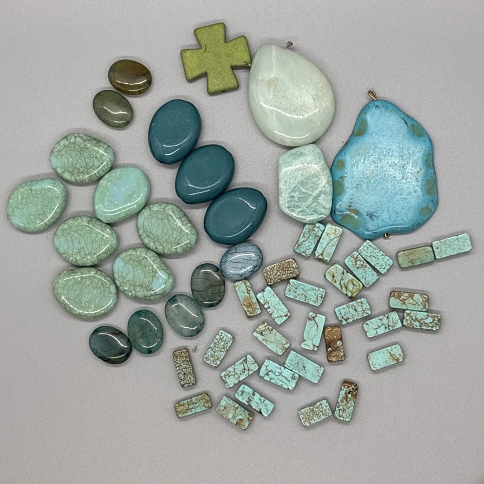 Vintage Turquoise & Glass Loose Beads & Misc Pendants - Image 2 of 4