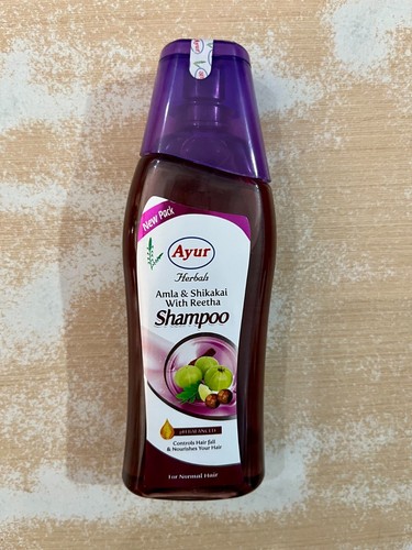 Nuevo paquete de champú para el cabello Ayur Herbals Amla, Reetha y Shikakai paquete de 2, 100 ml cada uno - Imagen 5 de 12