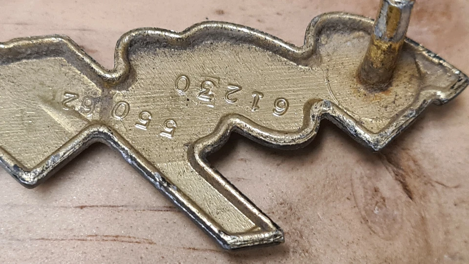 Emblema Chrysler New Yorker 2 piezas OEM Foto 3 de 3