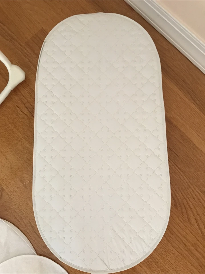 Cuna Fisher-Price Rock With Me + Colchón + 2 Fundas (Rosa/Verde) + 3 Almohadillas Foto 4 de 4