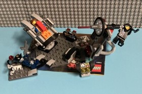LEGO The LEGO Movie Melting Room (70801) Complete! Retired! Epic! Save Emmitt!