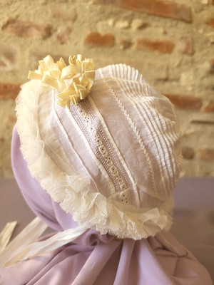 N04 Alte Kopfbedeckung Baby Verliebt Leinen und kleine Falten old baby cap 0m