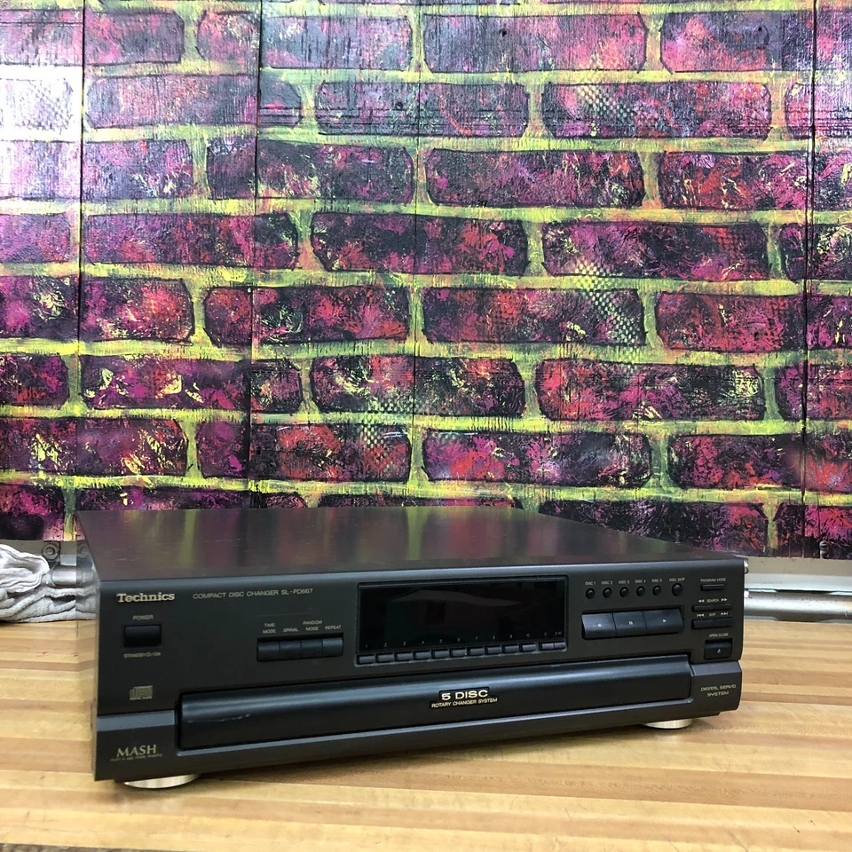Trocador de disco compacto vintage Technics SL-PD667 feito no Japão (FUNCIONA) - Imagem 2 de 4