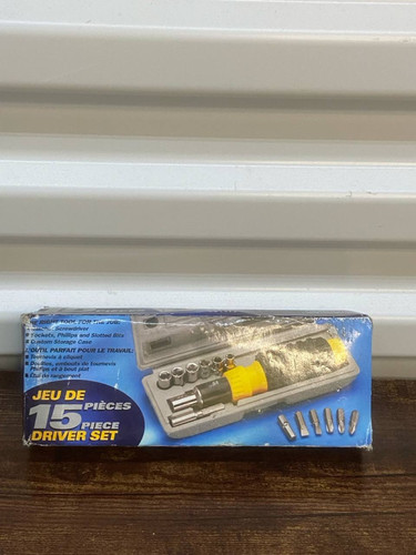 15-Piece Ratchet Screwdriver & Socket Set with Storage Case - Picture 1 of 7