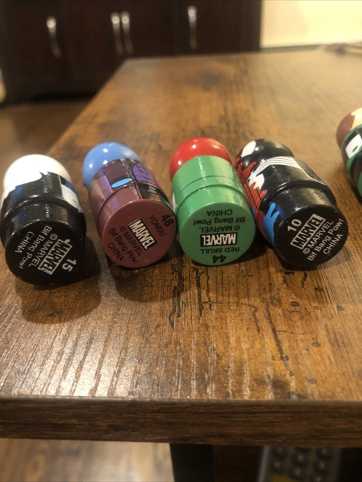 Lote de 7 figuras de madera MARVEL DC PIN MATE HOMBRE ARAÑA VENENO MUJER MARAVILLA FLASH YONDU Foto 4 de 4