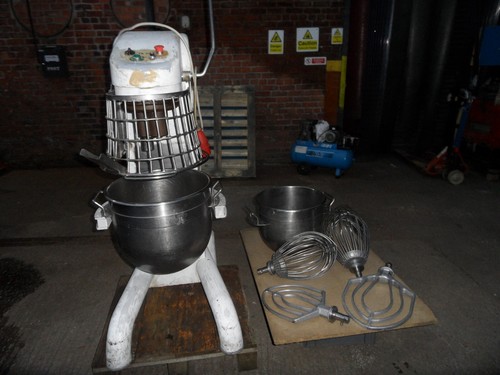 Planetary Mixer. 60 Litre With Both 40 Litre & 60 Litre bowls And Stirrers. 415V - Picture 18 of 18