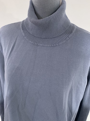 Retrology Women's light blue turtleneck 