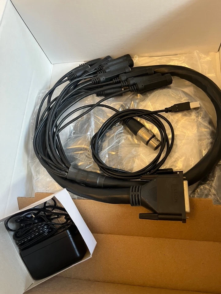 MOTU Track 16 Mikrofonvorverstärker, USB and Firewire hybrid audio interface - Bild 3 von 4