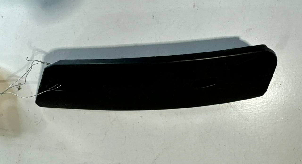 2016-2019 Tesla Model S Front Right RH Fog Lamp Bracket 1059980-00 
