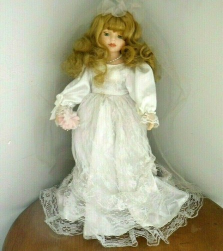 ANCIENNE POUPEE PORCELAINE--1960--MAINS & Membres en Porcelaine EUR 45,00 - FR