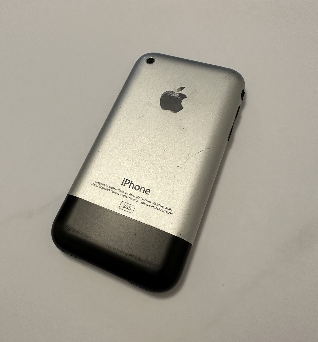 Apple＊iPhone＊ORIGINAL＊初代（2G） ＊8GB＊A1203 Apple iPhone 1st Generation - 8GB - Black (AT&T) A1203 (GSM