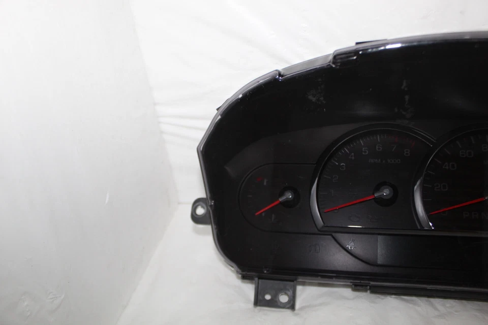 Cuadro de instrumentos velocímetro 08 Cadillac DTS indicadores del panel de instrumentos 43.865 millas Foto 3 de 4