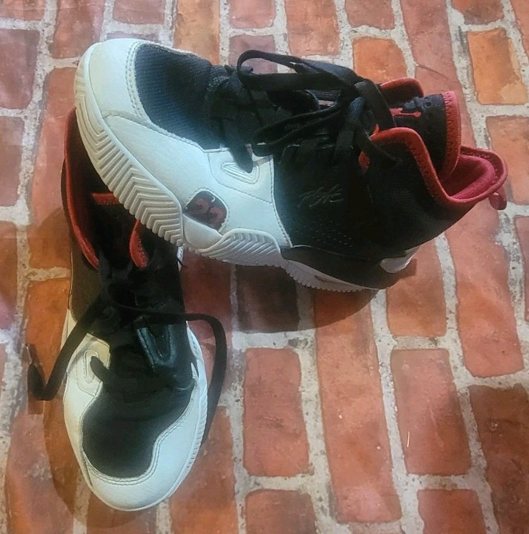 Jordan Stay Loyal 2 Boys Shoes Sz 5.5Y 5.5 Youth